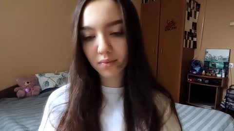 Snapshot of teganmeiser chatting on November 27, 2025, 10:17 am Kimi online show from November 27, 2025, 10:17 am