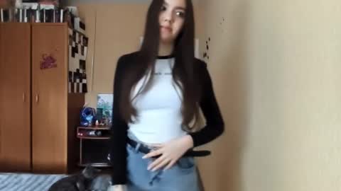 Snapshot of teganmeiser chatting on December 2, 2025, 11:15 am Kimi online show from December 2, 2025, 11:15 am