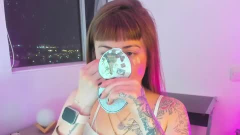 tekila__ online show from April 9, 2026, 11:43 pm