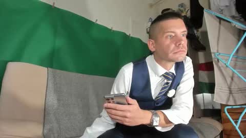 Virg Lszl online show from October 22, 2025, 8:36 am