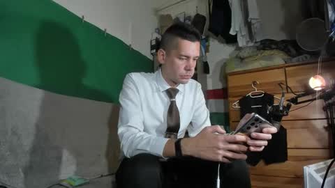 Virg Lszl online show from November 5, 2025, 4:18 pm