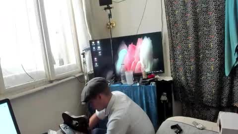 Virg Lszl online show from November 11, 2025, 11:21 am