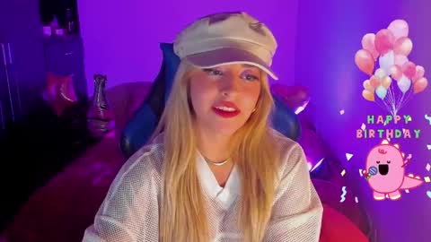 Snapshot of temptationsweet__ chatting on May 7, 2026, 8:09 am Sara online show from May 7, 2026, 8:09 am