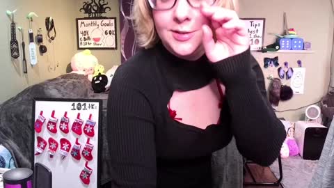 Pixie and Tentacle Overlord online show from December 21, 2024, 2:09 am