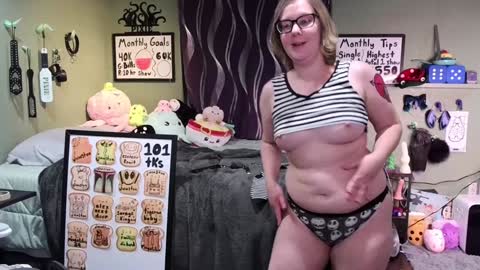 Pixie and Tentacle Overlord online show from January 21, 2025, 2:11 am