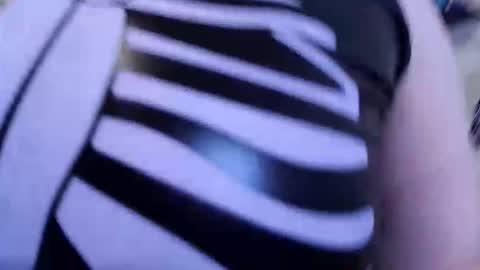 Pixie and Tentacle Overlord online show from November 6, 2025, 1:39 am