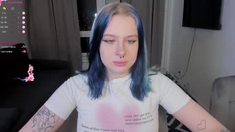 Snapshot of tender__kitty chatting on February 8, 2026, 7:06 pm Sue online show from February 8, 2026, 7:06 pm
