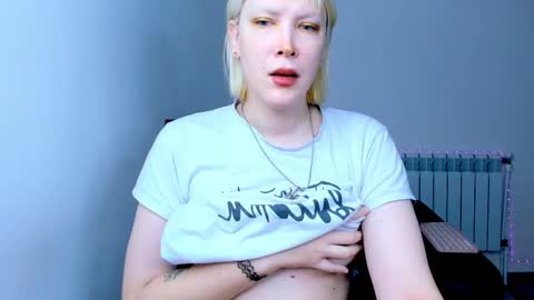 Kira online show from November 14, 2025, 12:20 am