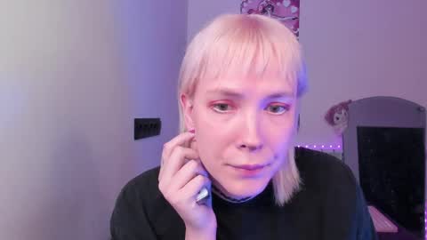 Snapshot of tenebrise chatting on May 7, 2026, 6:35 pm Kira online show from May 7, 2026, 6:35 pm