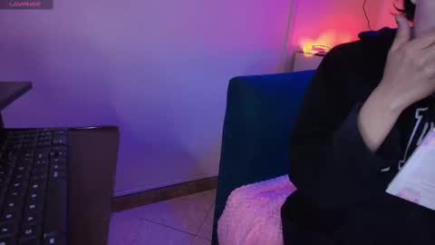 Terra Elowen online show from November 7, 2025, 11:43 am