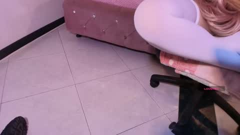 Terra Elowen online show from November 9, 2025, 11:41 am