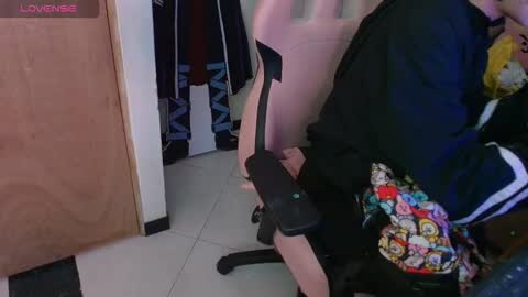 Terra Elowen online show from November 27, 2025, 11:34 am