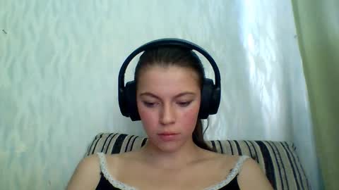 Snapshot of terranaufzinger chatting on September 13, 2025, 5:18 am Anny Simpson online show from September 13, 2025, 5:18 am