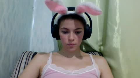 Snapshot of terranaufzinger chatting on September 15, 2025, 5:35 pm Anny Simpson online show from September 15, 2025, 5:35 pm