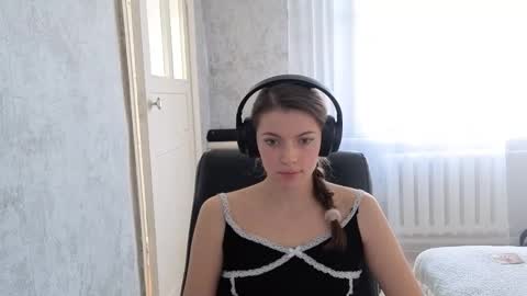 Snapshot of terranaufzinger chatting on October 17, 2025, 4:26 am Anny Simpson online show from October 17, 2025, 4:26 am