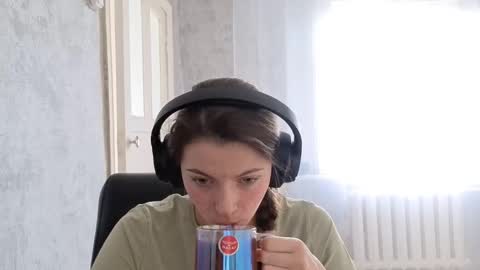 Snapshot of terranaufzinger chatting on October 23, 2025, 6:13 am Anny Simpson online show from October 23, 2025, 6:13 am