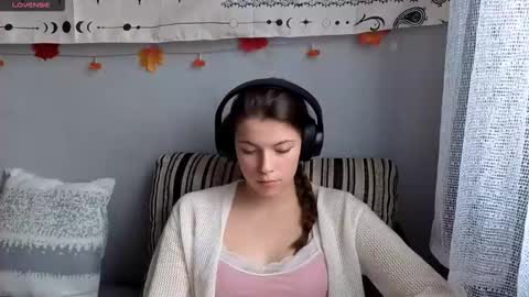 Snapshot of terranaufzinger chatting on November 27, 2025, 7:10 am Anny Simpson online show from November 27, 2025, 7:10 am