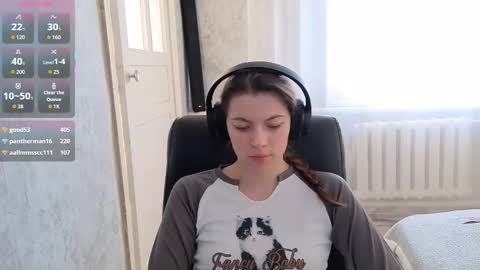 Anny Simpson online show from December 17, 2025, 5:02 am