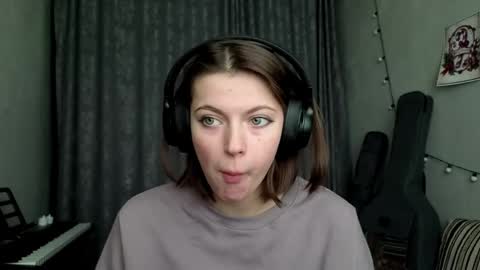 Anny Simpson online show from February 5, 2026, 6:18 am