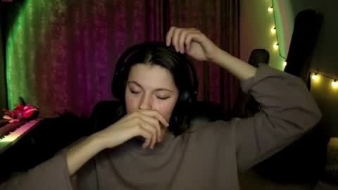 Anny Simpson online show from March 23, 2026, 8:02 pm