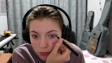 Anny Simpson online show from April 15, 2026, 8:20 pm