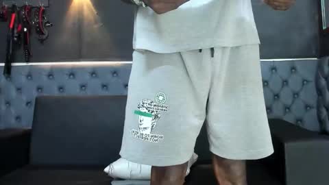 terranze_z online show from September 29, 2025, 8:13 pm