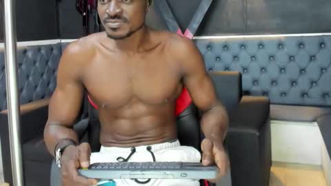 terranze_z online show from November 8, 2025, 9:35 pm