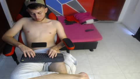 Snapshot of terryy_hot chatting on April 22, 2026, 7:26 pm terryy_hot online show from April 22, 2026, 7:26 pm