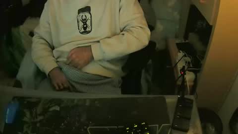 Snapshot of terwosdex chatting on December 15, 2025, 4:33 pm terwosdex online show from December 15, 2025, 4:33 pm