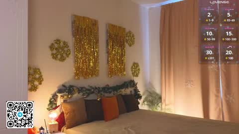 Snapshot of tesalune chatting on December 31, 2024, 5:11 am Tessa online show from December 31, 2024, 5:11 am