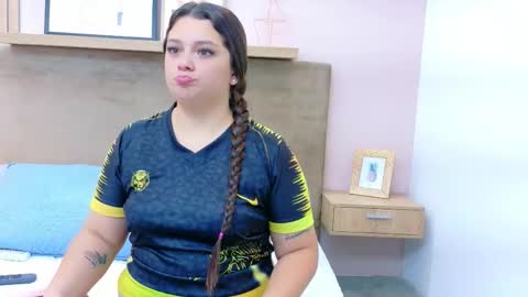 Snapshot of tessa_stones chatting on January 7, 2026, 3:42 am tessa stones online show from January 7, 2026, 3:42 am