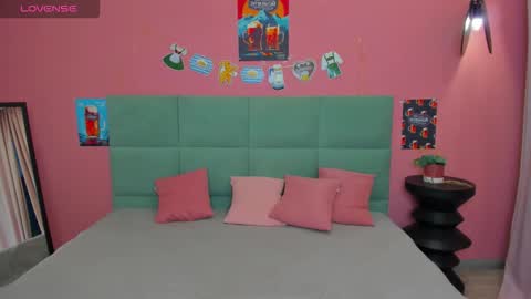 Tessa 3 online show from September 23, 2025, 1:41 am