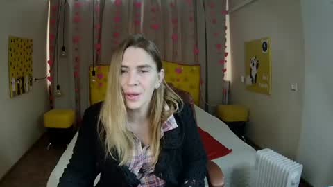 Snapshot of tessadaybreak chatting on February 5, 2026, 7:46 am tessadaybreak online show from February 5, 2026, 7:46 am