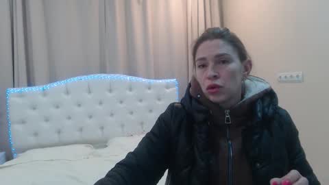 Snapshot of tessadaybreak chatting on March 1, 2026, 6:37 am tessadaybreak online show from March 1, 2026, 6:37 am