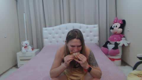 Snapshot of tessadaybreak chatting on March 7, 2026, 3:42 pm tessadaybreak online show from March 7, 2026, 3:42 pm