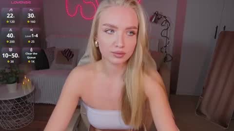 TessaHamilton online show from February 24, 2026, 3:21 pm