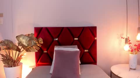 Tessamonroee online show from March 28, 2026, 6:18 pm