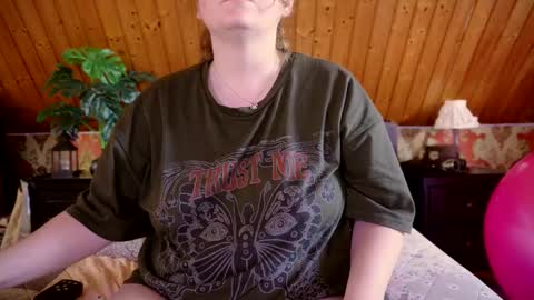 Snapshot of tessawinter chatting on September 15, 2025, 2:50 pm Tessa online show from September 15, 2025, 2:50 pm