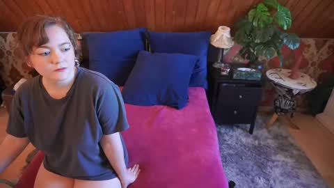 Tessa online show from May 1, 2026, 2:54 pm