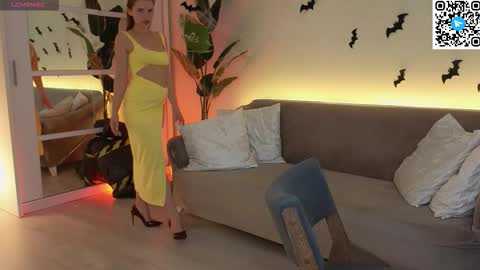 Snapshot of tesssahart chatting on November 3, 2025, 2:07 pm TessaHart online show from November 3, 2025, 2:07 pm