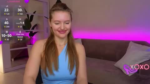 Snapshot of tesssahart chatting on November 19, 2025, 2:17 pm TessaHart online show from November 19, 2025, 2:17 pm