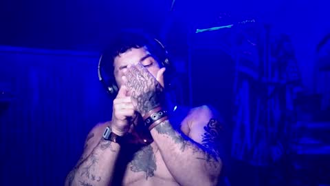 Snapshot of testotease chatting on January 9, 2025, 2:01 am Milo online show from January 9, 2025, 2:01 am