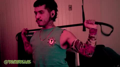 Snapshot of testotease chatting on September 18, 2025, 9:28 pm Milo online show from September 18, 2025, 9:28 pm