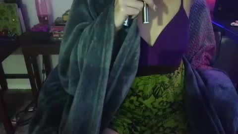 Snapshot of tetherbelle chatting on December 17, 2025, 10:38 pm tetherbelle online show from December 17, 2025, 10:38 pm