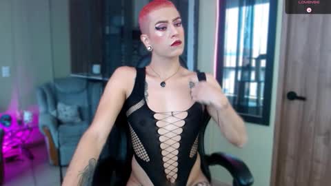 Snapshot of tevenwhiite chatting on November 24, 2025, 5:56 pm teven online show from November 24, 2025, 5:56 pm