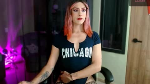 Snapshot of tevenwhiite chatting on December 2, 2025, 12:49 am teven online show from December 2, 2025, 12:49 am