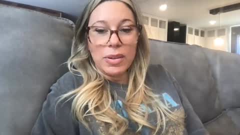 Snapshot of texas_blonde chatting on September 9, 2025, 5:45 pm Daphne Summers online show from September 9, 2025, 5:45 pm