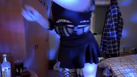 Snapshot of tgirl_kirstie chatting on July 16, 2026, 12:11 pm Kirstie online show from July 16, 2026, 12:11 pm