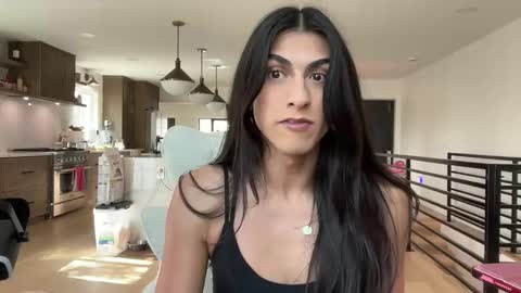 babygirlmami online show from April 14, 2026, 4:13 pm