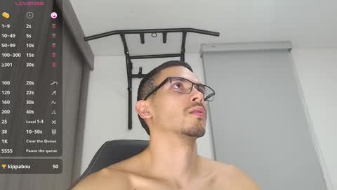 Snapshot of th_russ chatting on February 1, 2025, 2:37 am INSTAGRAM Th1rss online show from February 1, 2025, 2:37 am